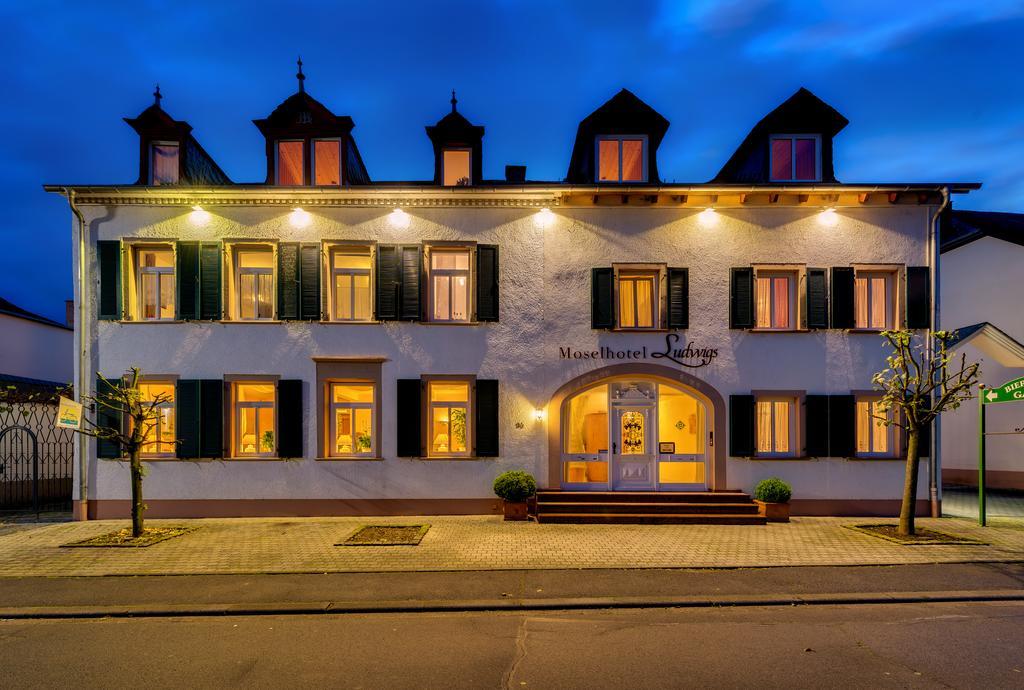 Moselhotel Ludwigs Kowerich ภายนอก รูปภาพ