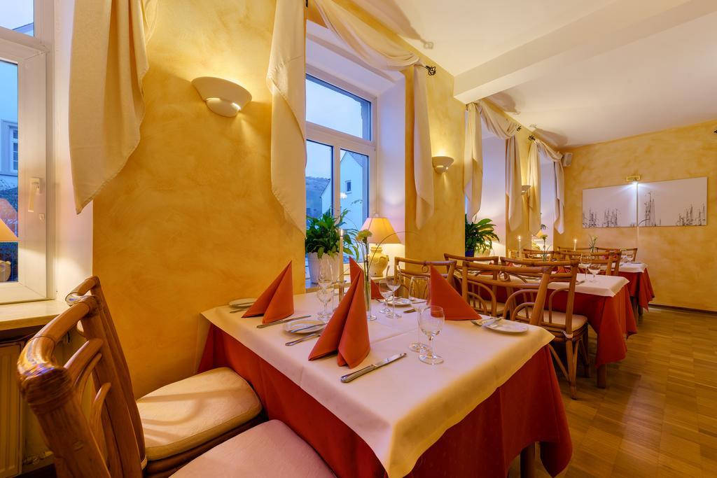 Moselhotel Ludwigs Kowerich ภายนอก รูปภาพ